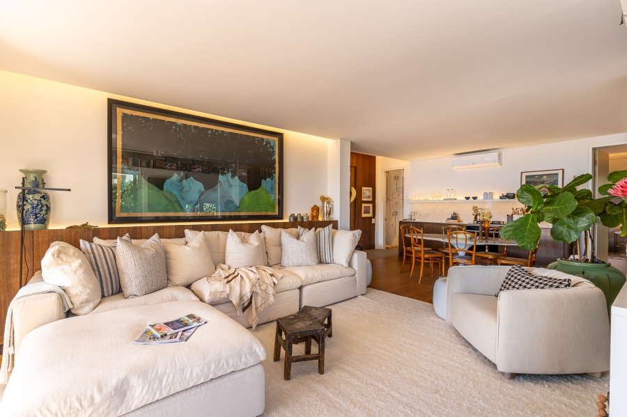 1 Bedroom Property for Sale in Sea Point Western Cape